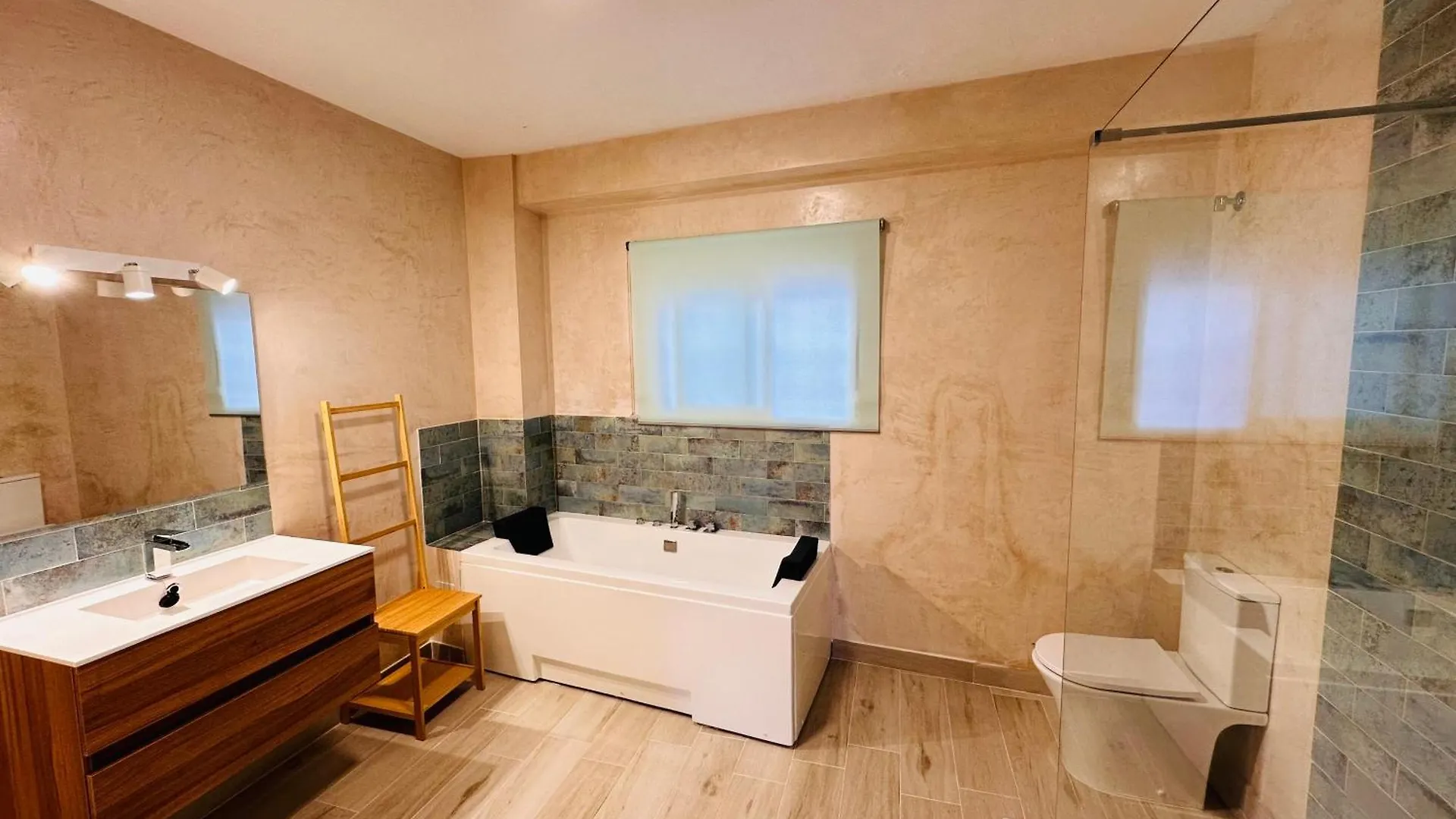 Cherry Jacuzzi Apartment Ronda 0*,  Spain